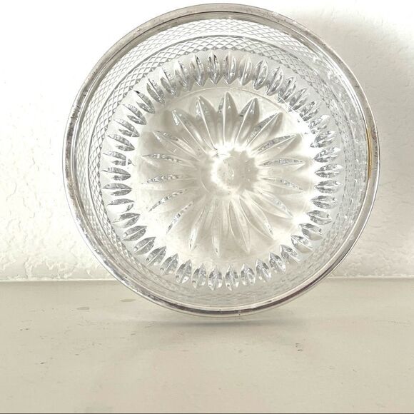 Glass bowl with silver trim - Picture 2 of 10